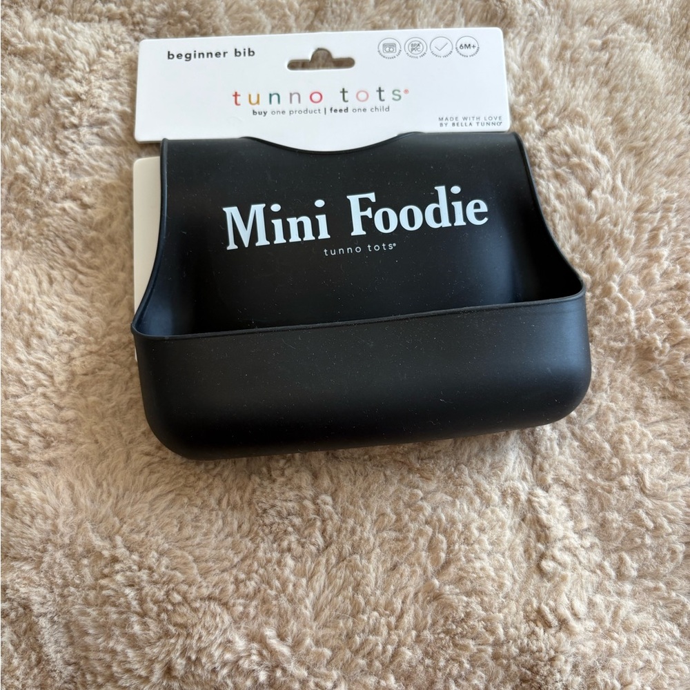 Tunni Tots Black Mini Foodie Bib